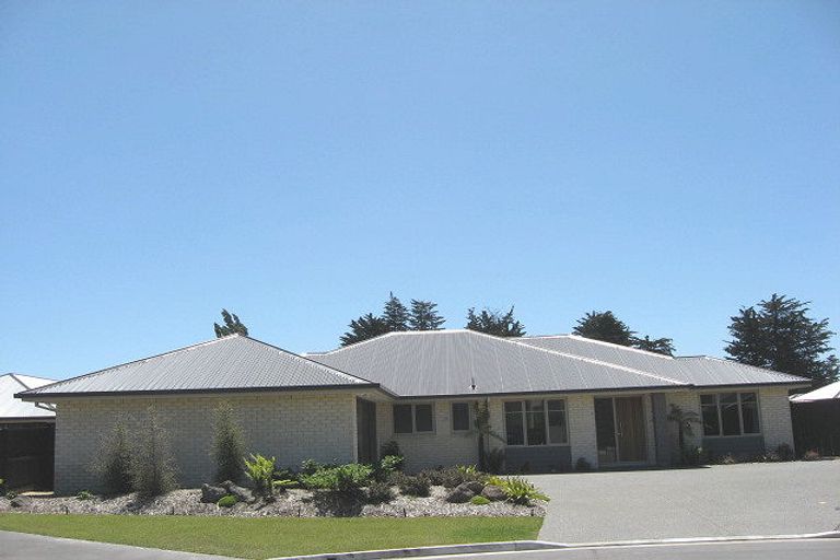 Photo of property in 9 Iti Place, Parklands, Christchurch, 8083