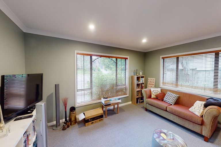 Photo of property in 4 Beirut Court, The Gardens, Auckland, 2105