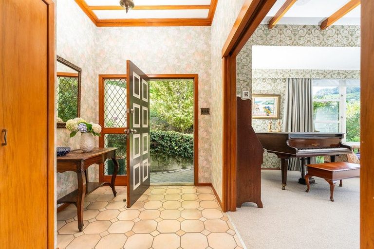 Photo of property in 169 Wadestown Road, Wadestown, Wellington, 6012