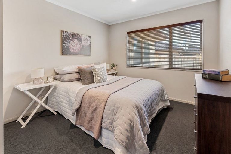 Photo of property in 43 Speyside Crescent, Flat Bush, Auckland, 2016