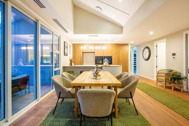 Photo of property in 28 Te Hoiere Street, Aotea, Porirua, 5024