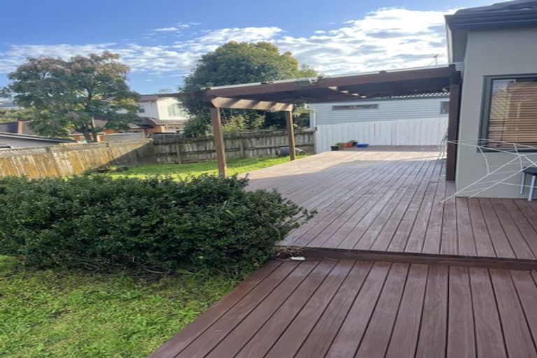 Photo of property in 43 Ponderosa Drive, Oteha, Auckland, 0632