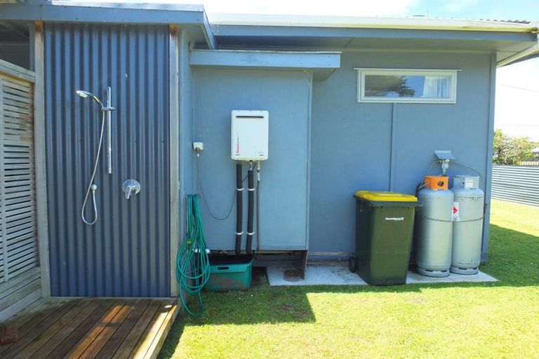 Photo of property in 62 Nash Parade, Foxton Beach, Foxton, 4815