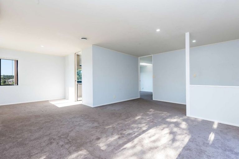 Photo of property in 18 Nedlands Place, Burswood, Auckland, 2013
