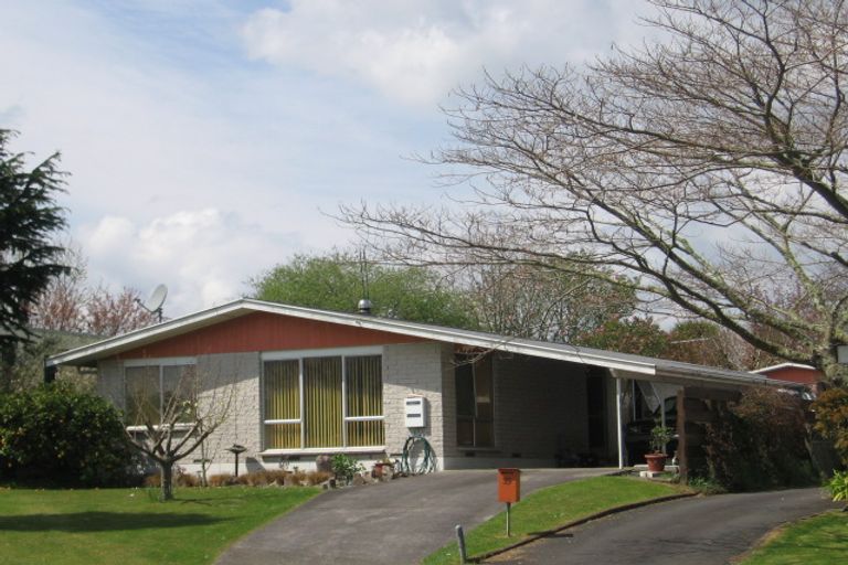 Photo of property in 39 Waitawa Place, Lynmore, Rotorua, 3010