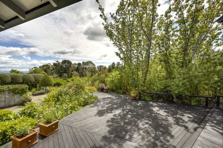 Photo of property in 46 Hikanui Drive, Havelock North, 4130