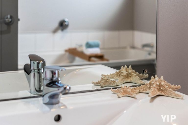 Photo of property in 235 Mark Avenue, Grenada Village, Wellington, 6037