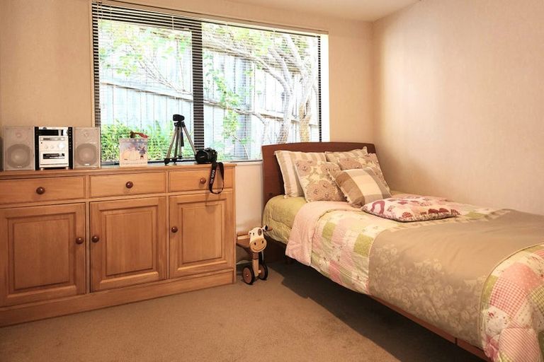 Photo of property in 47 William Gamble Drive, Greenhithe, Auckland, 0632