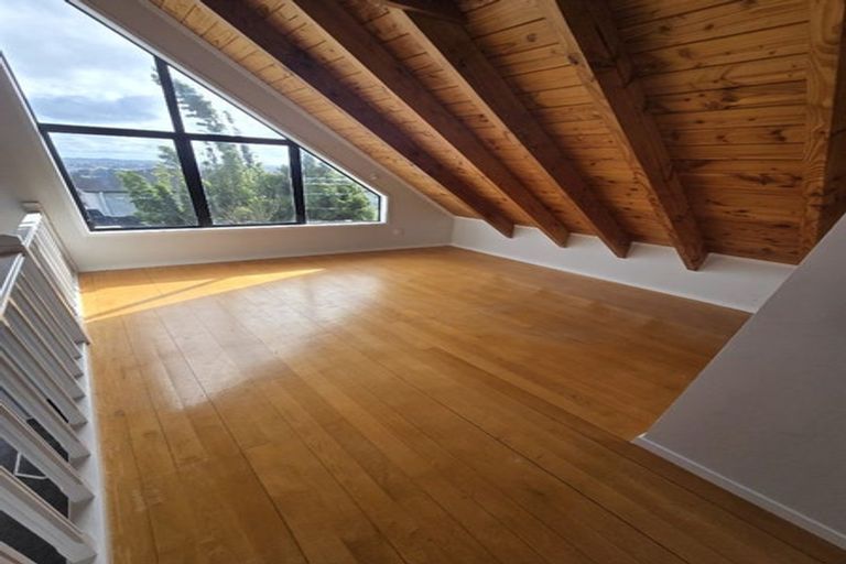 Photo of property in 21 Sungrove Rise, Sunnyvale, Auckland, 0612