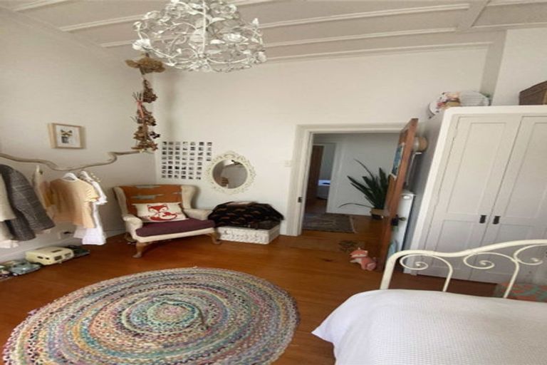 Photo of property in 80 Lake Road, Narrow Neck, Auckland, 0624