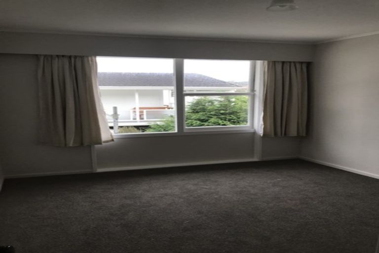 Photo of property in 6 Cherry Grove, Strathmore Park, Wellington, 6022