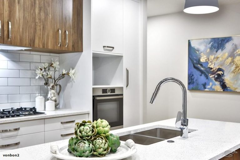 Photo of property in 54 Schoolside Road, Kumeu, 0810