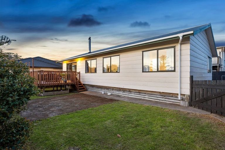 Photo of property in 5a Arney Road, Ranui, Auckland, 0612