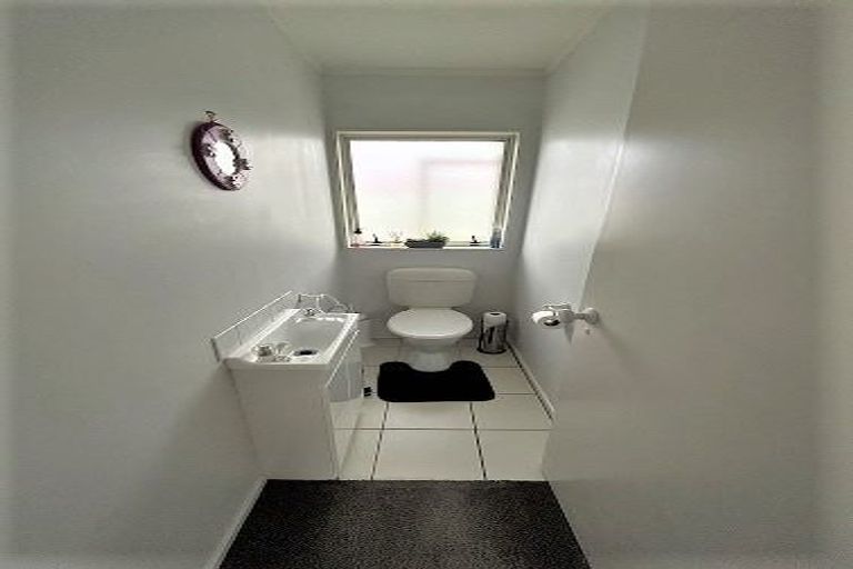 Photo of property in 17 Dennis Taylor Court, Paraparaumu, 5032