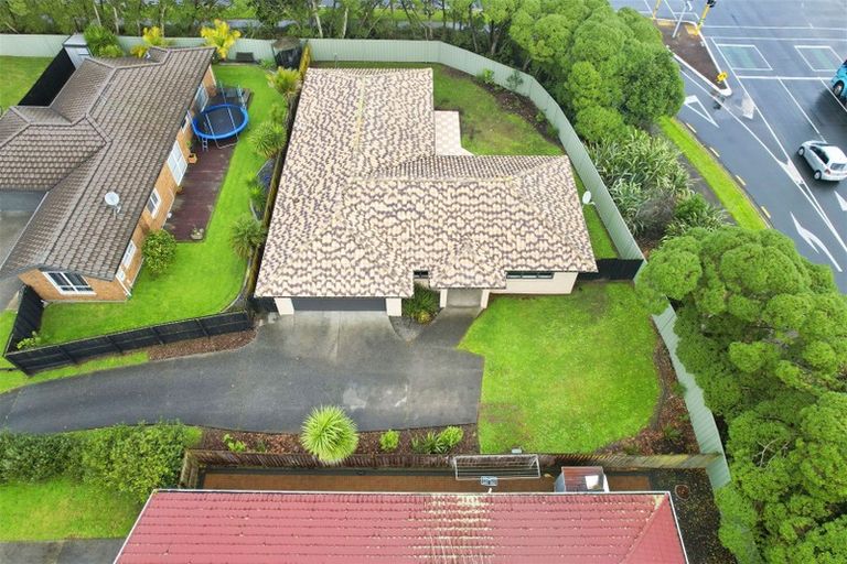 Photo of property in 24 Caltra Place, East Tamaki, Auckland, 2016