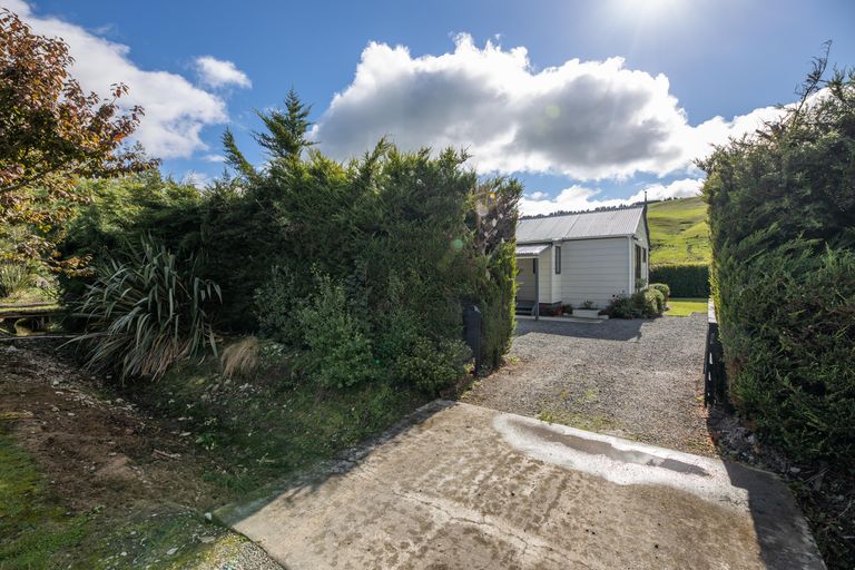 Photo of property in 204 Whitecliffs Road, Whitecliffs, Coalgate, 7673