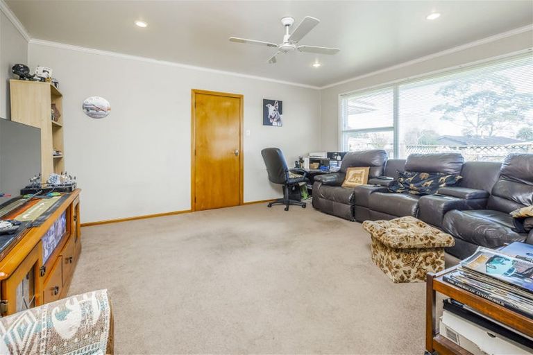 Photo of property in 18 Royal Arch Place, Rosehill, Papakura, 2113