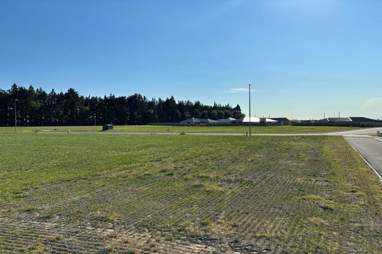 Photo of property in 23 Arrowsmith Drive, Clover Park, Auckland, 2019