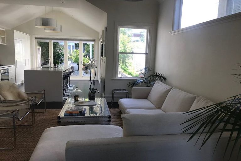 Photo of property in 12 Roy Street, Newtown, Wellington, 6021