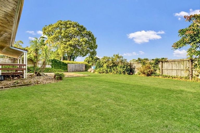 Photo of property in 27 Ray Small Drive, Papakura, 2110