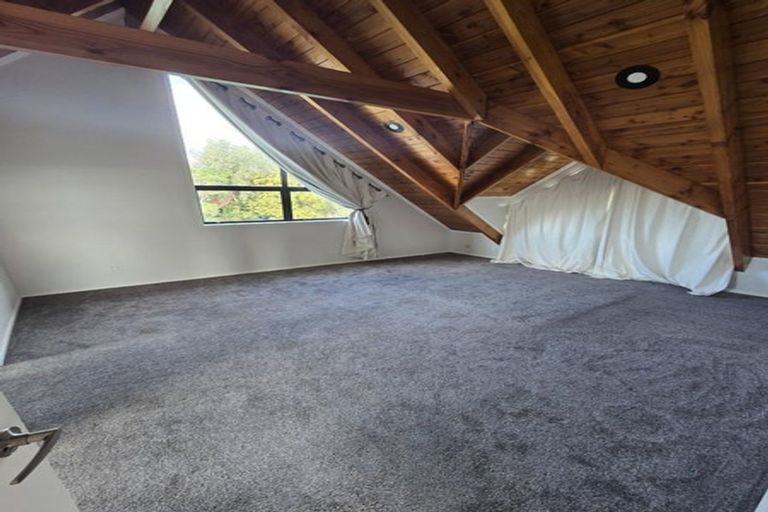 Photo of property in 21 Sungrove Rise, Sunnyvale, Auckland, 0612