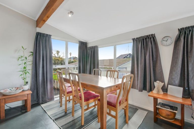 Photo of property in 11 Fairway Avenue, Red Beach, 0932