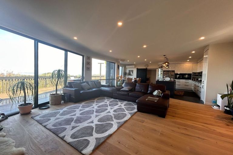 Photo of property in 645-649 South Titirangi Road, Titirangi, Auckland, 0604