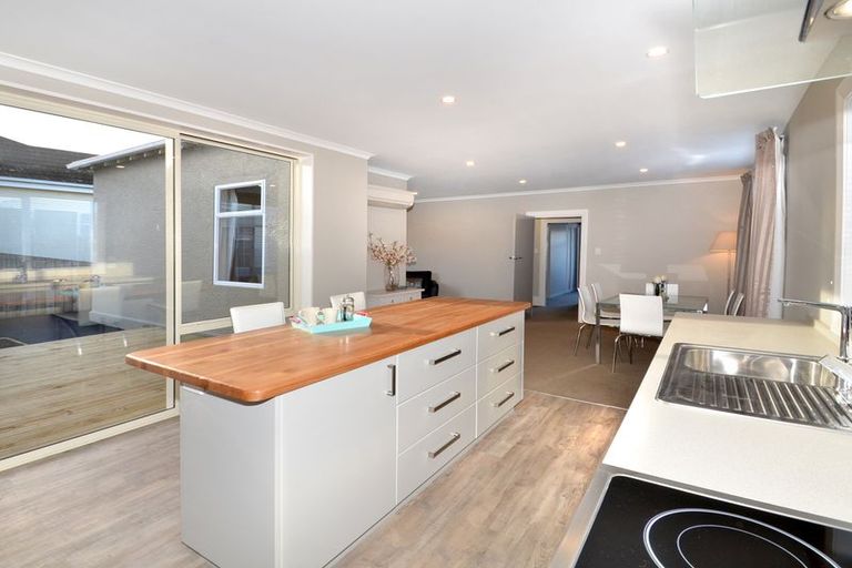 Photo of property in 5 Hargest Crescent, Saint Kilda, Dunedin, 9012