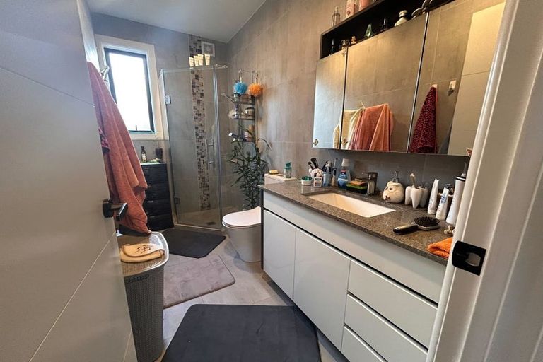 Photo of property in 645-649 South Titirangi Road, Titirangi, Auckland, 0604