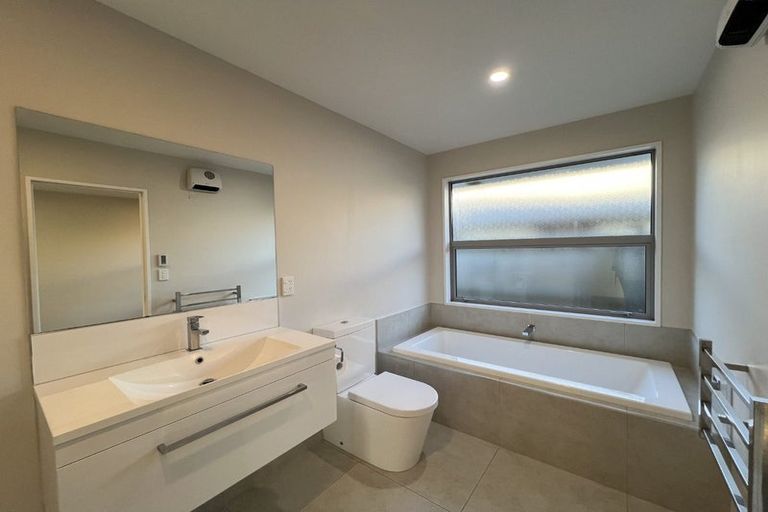 Photo of property in 5 Robalan Close, Halswell, Christchurch, 8025