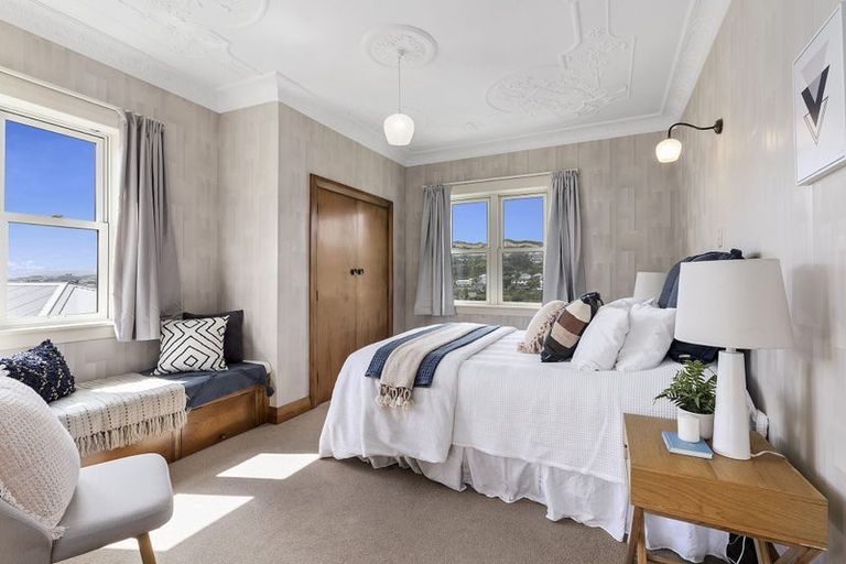 Photo of property in 4 Te Reinga View, Tawa, Wellington, 5028