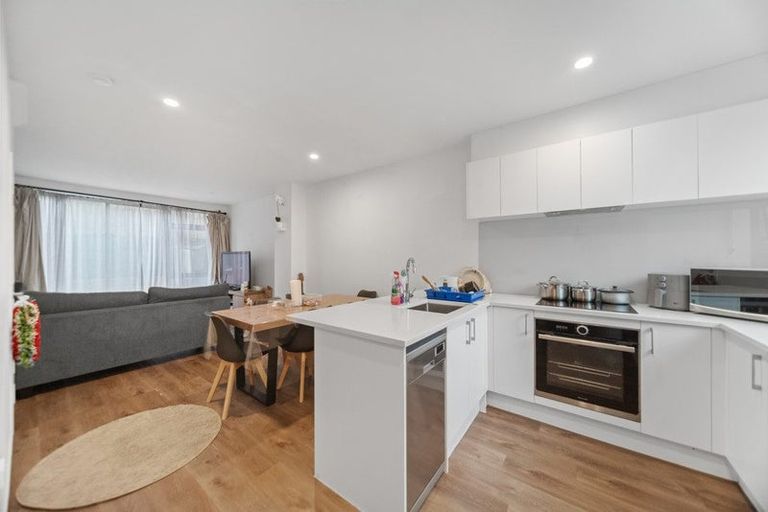 Photo of property in 14 Rara Lane, Manukau, Auckland, 2104