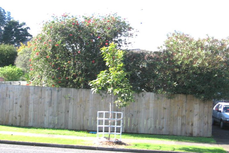 Photo of property in 2/360 Bucklands Beach Road, Bucklands Beach, Auckland, 2012