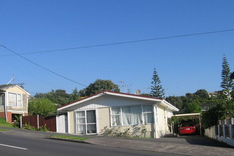 Photo of property in 2/2 Hogans Road, Glenfield, Auckland, 0629