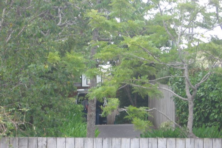 Photo of property in 23a Peach Road, Glenfield, Auckland, 0629