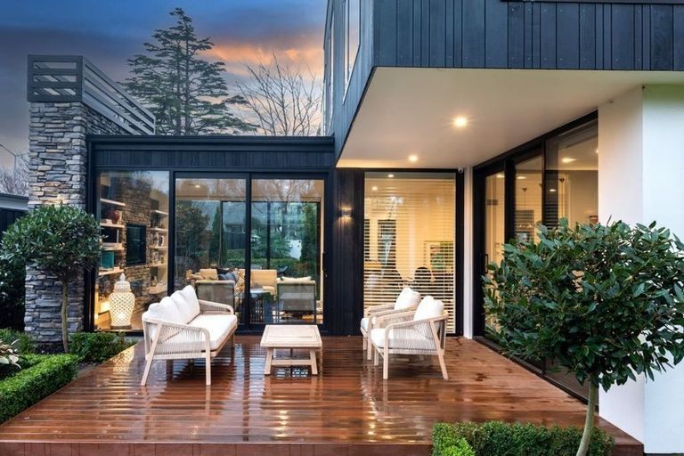 Photo of property in 79 Fendalton Road, Fendalton, Christchurch, 8014