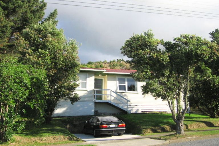 Photo of property in 142 Sievers Grove, Cannons Creek, Porirua, 5024