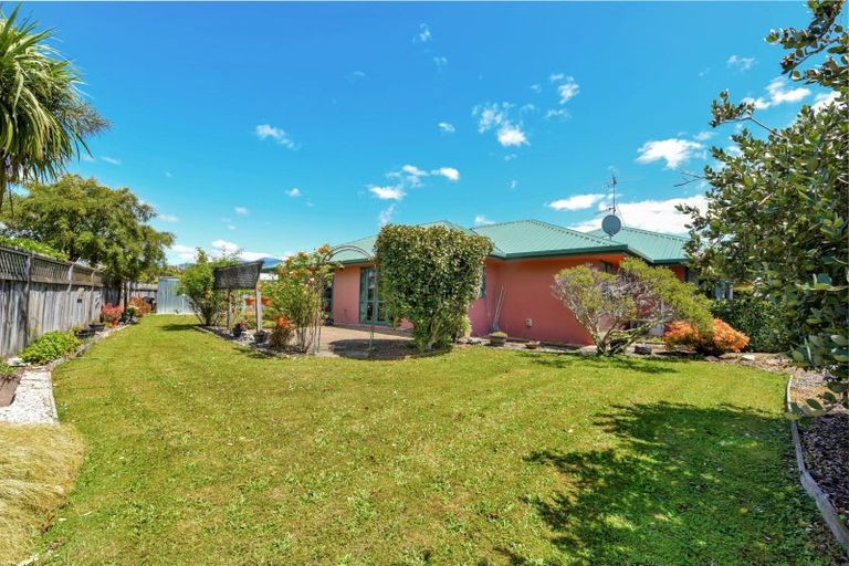 Photo of property in 12 Pukeone Place, Motueka, 7120