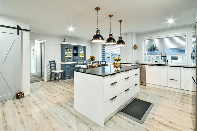 Photo of property in 2 Peacock Place, Pokeno, 2402