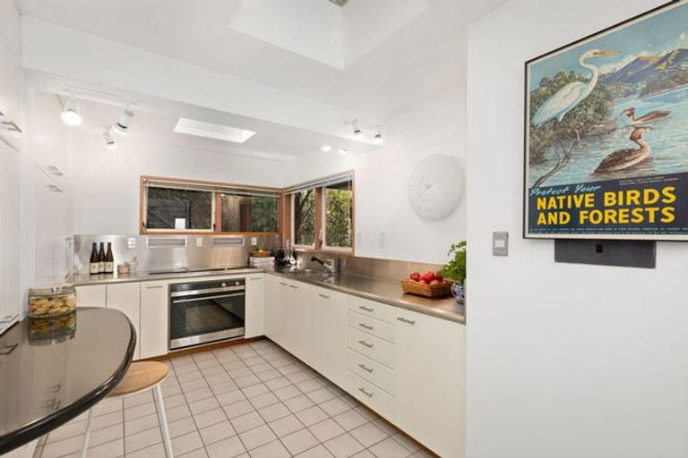 Photo of property in 3 Whiorau Grove, Lowry Bay, Lower Hutt, 5013