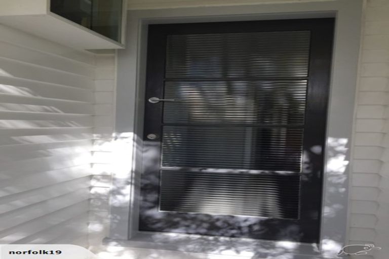 Photo of property in 98 Melbourne Road, Island Bay, Wellington, 6023