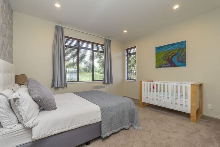 Photo of property in 48 Ashwood Avenue, Dairy Flat, Albany, 0792