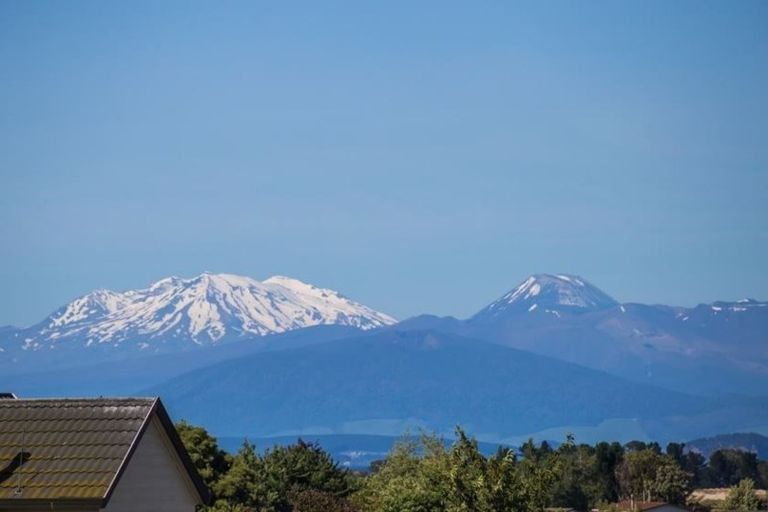 Photo of property in 6 Golders Place, Richmond Heights, Taupo, 3330