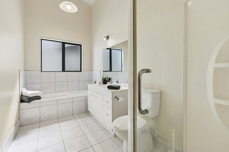 Photo of property in 6 Mitika Way, Strathmore Park, Wellington, 6022