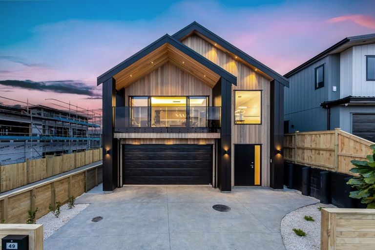 Photo of property in 49 Kumukumu Road, Long Bay, Auckland, 0630