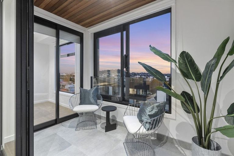 Photo of property in 7/26 Dale Crescent, Pakuranga, Auckland, 2010