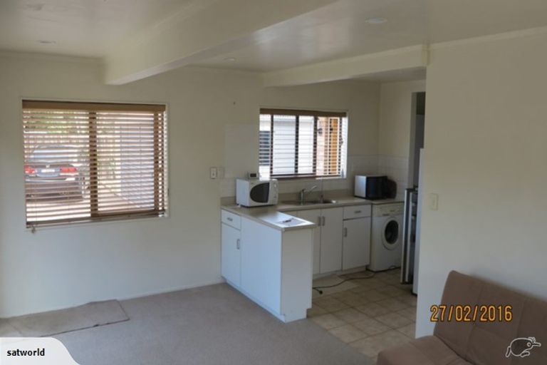 Photo of property in 5 Casuarina Road, Half Moon Bay, Auckland, 2012