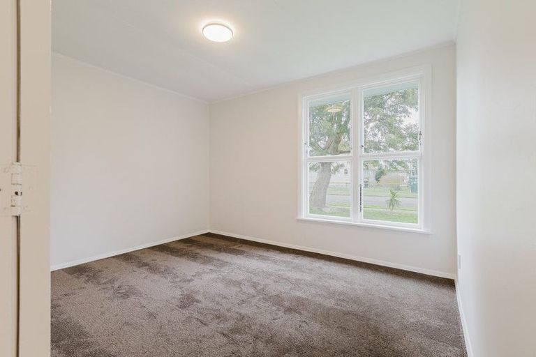 Photo of property in 60 Ellesmere Crescent, Highbury, Palmerston North, 4412