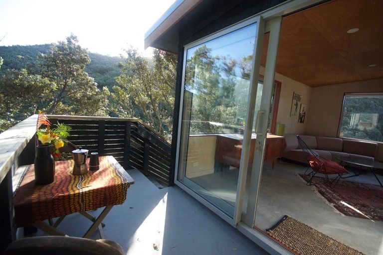 Photo of property in 203 Houghton Bay Road, Houghton Bay, Wellington, 6023