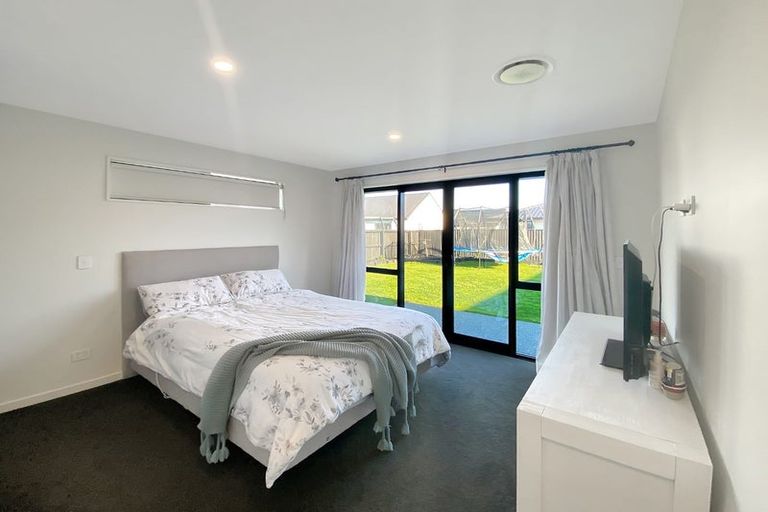 Photo of property in 11 Saint James Place, Rangiora, 7400